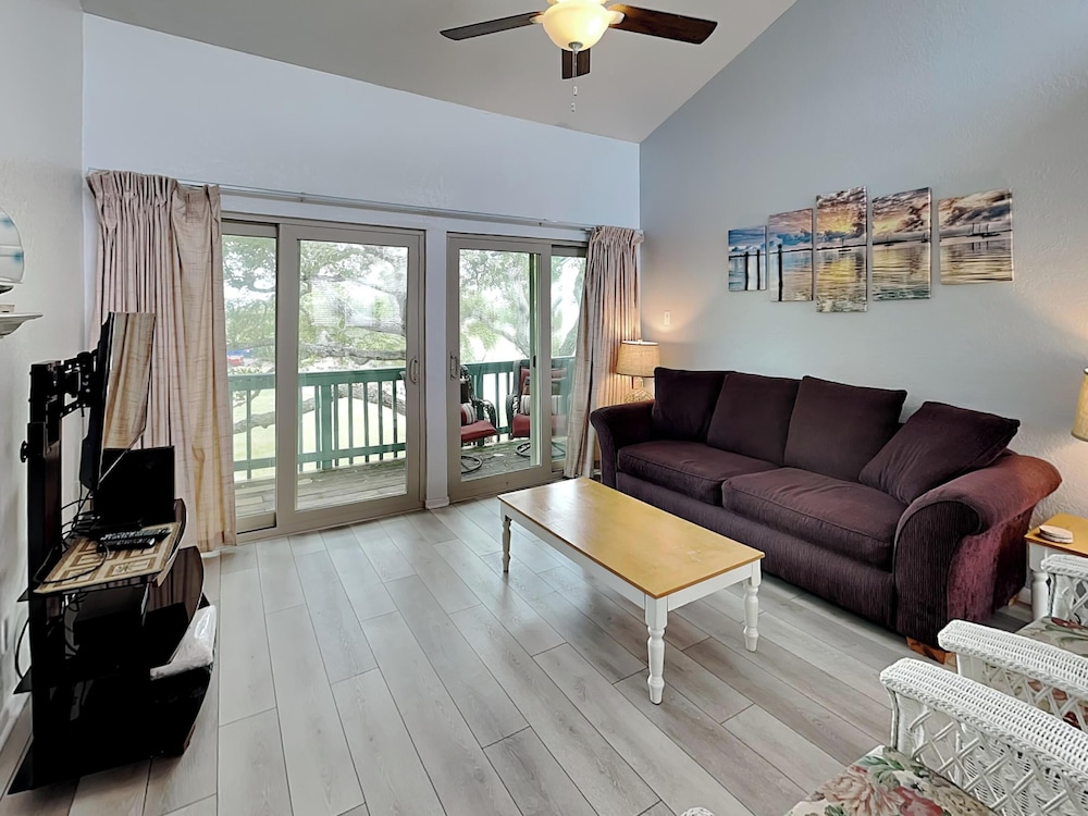 The Birds and The Beach — 4-Star Luxury Hotel in Rockport, United States