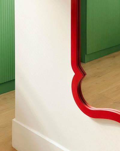 Chic Studio near Fabrika By Wehost