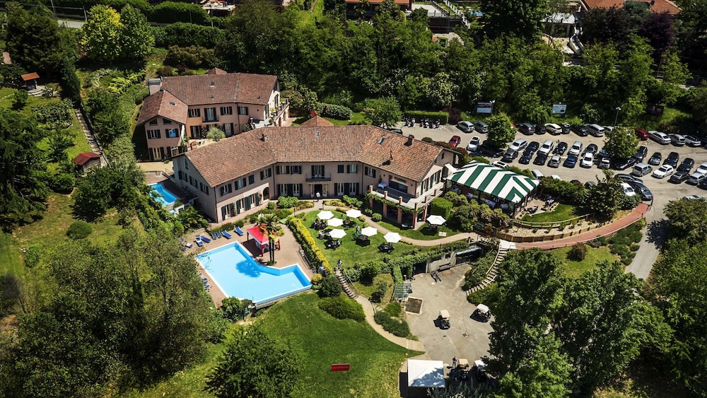 Hostellerie du Golf - carbon neutral hotel in Pecetto