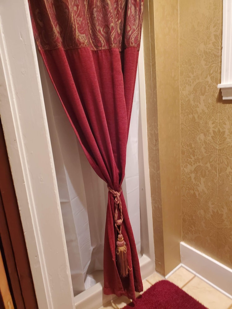 Historic Victorian Inn - photo 53