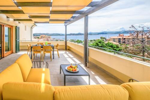Attico Padule 3 bedr Terrace Sea View Parking — 4-Star Luxury Hotel in La Maddalena, Italy