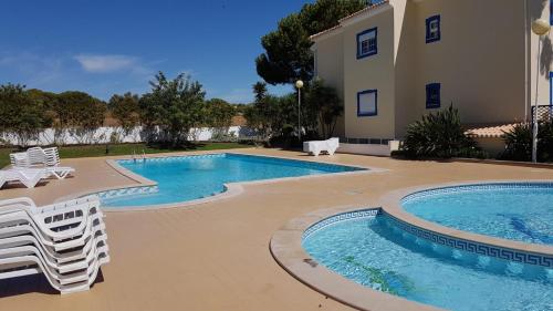 Alfeli Ap — 4-Star Luxury Hotel in Olhos De Agua, Portugal