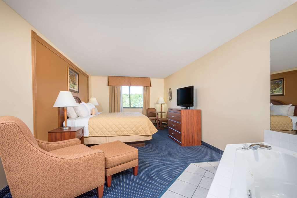 Ramada by Wyndham Catlettsburg Ashland - photo 19