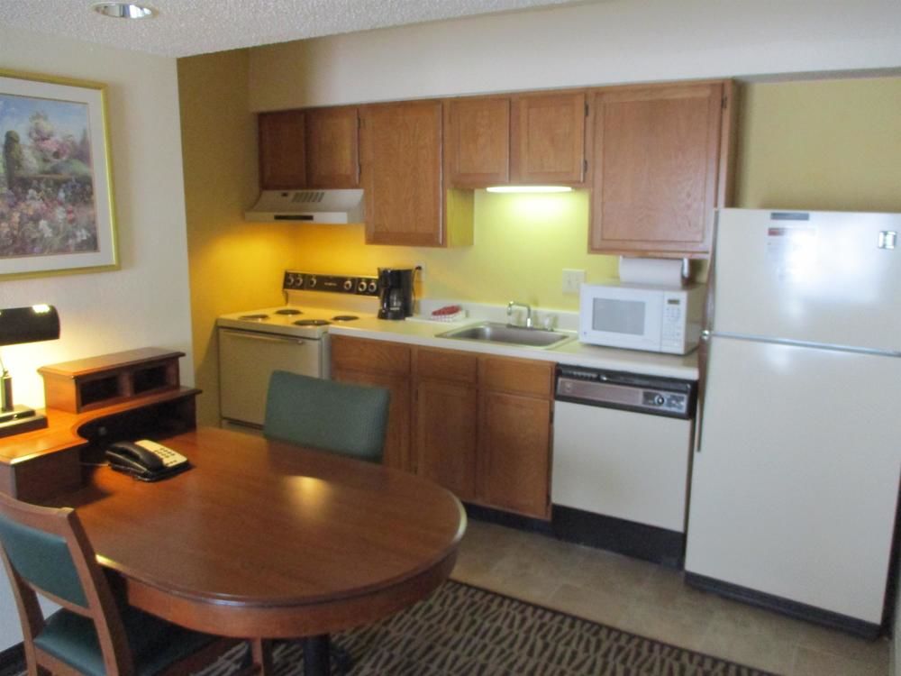 Hawthorn Suites by Wyndham Tyler - photo 27