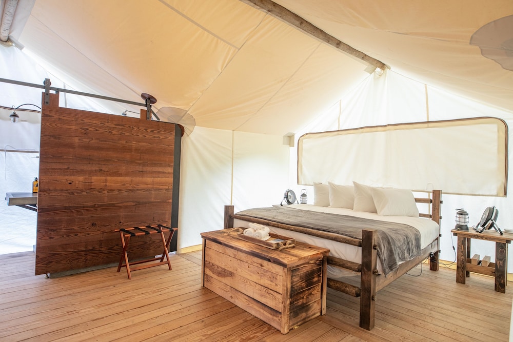 Under Canvas Great Smoky Mountains - photo 7