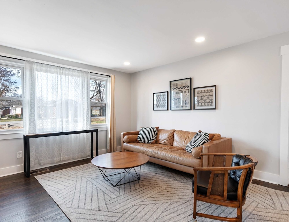 Family Retreat 1 Mile to The Factory at Franklin — 4-Star Luxury Hotel in Franklin, United States