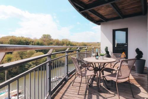 Bay View Apartment by Solace Stays — 4-Star Luxury Hotel in Cardiff, United Kingdom