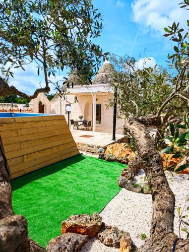 Trullo dueConi in Alberobello, Italy