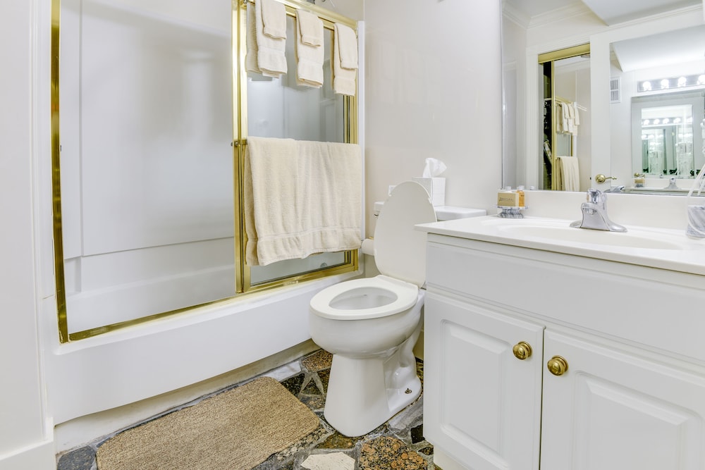 Plaza Suites Downtown New Orleans - photo 28