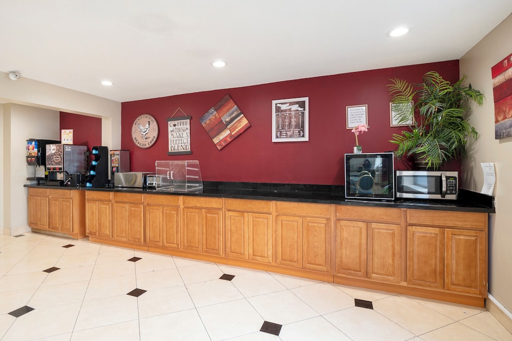 Rodeway Inn Houston North Greenspoint Houston TX - photo 47