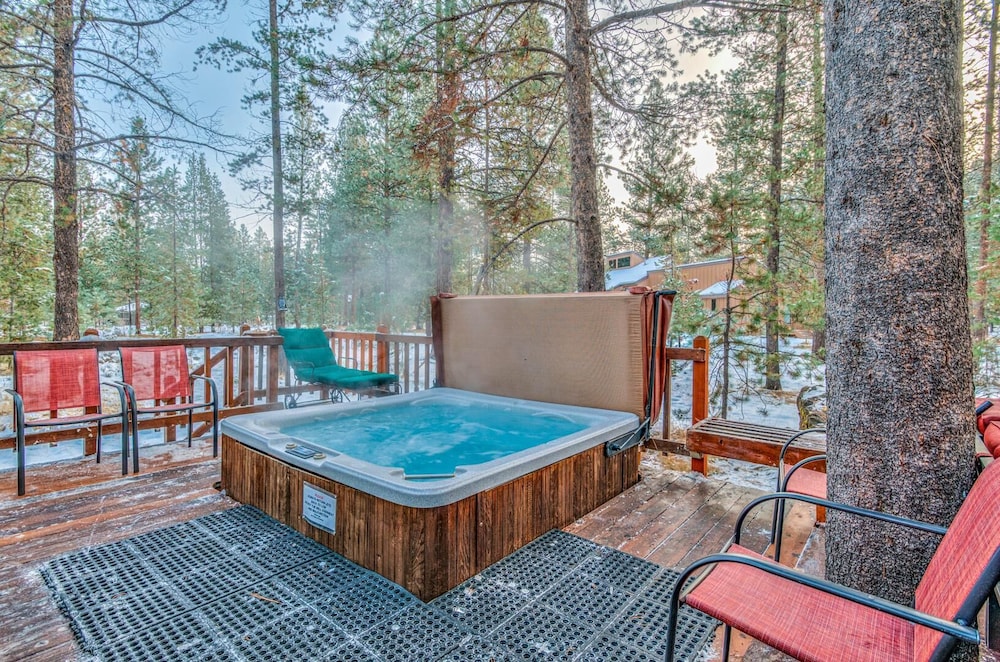 Pine Needle Lane 7 in Bend, United States