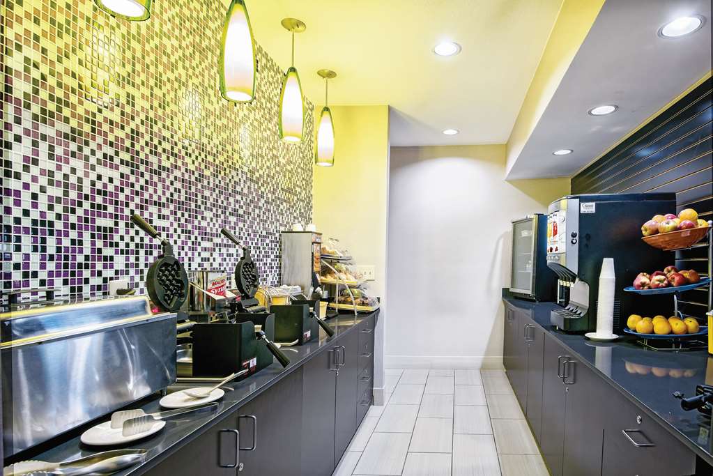 La Quinta Inn Suites Houston North Spring - photo 43