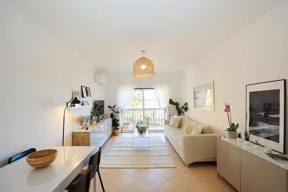 B95 Casa Melo Apartment in Praia da Luz — 4-Star Luxury Hotel in Luz, Portugal