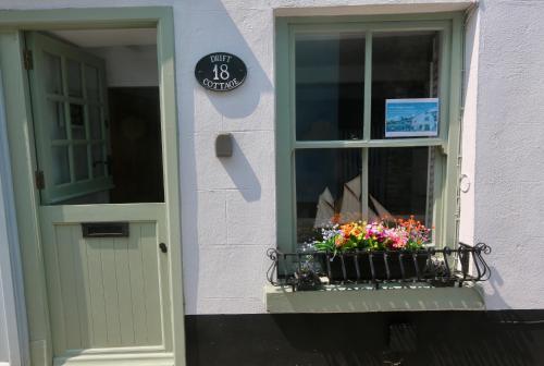 Drift Cottage Fisherman's Cottage Brixham harbour — 4-Star Luxury Hotel in Brixham, United Kingdom