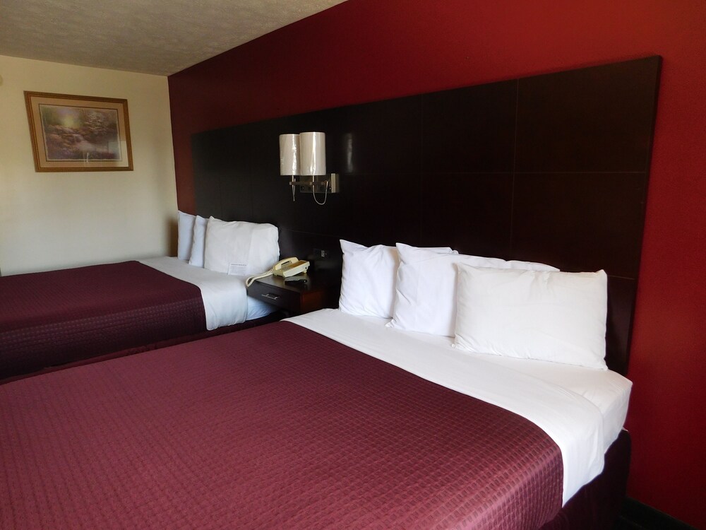 Surry Inn Dobson I 77 Exit 93 — hotel in Dobson