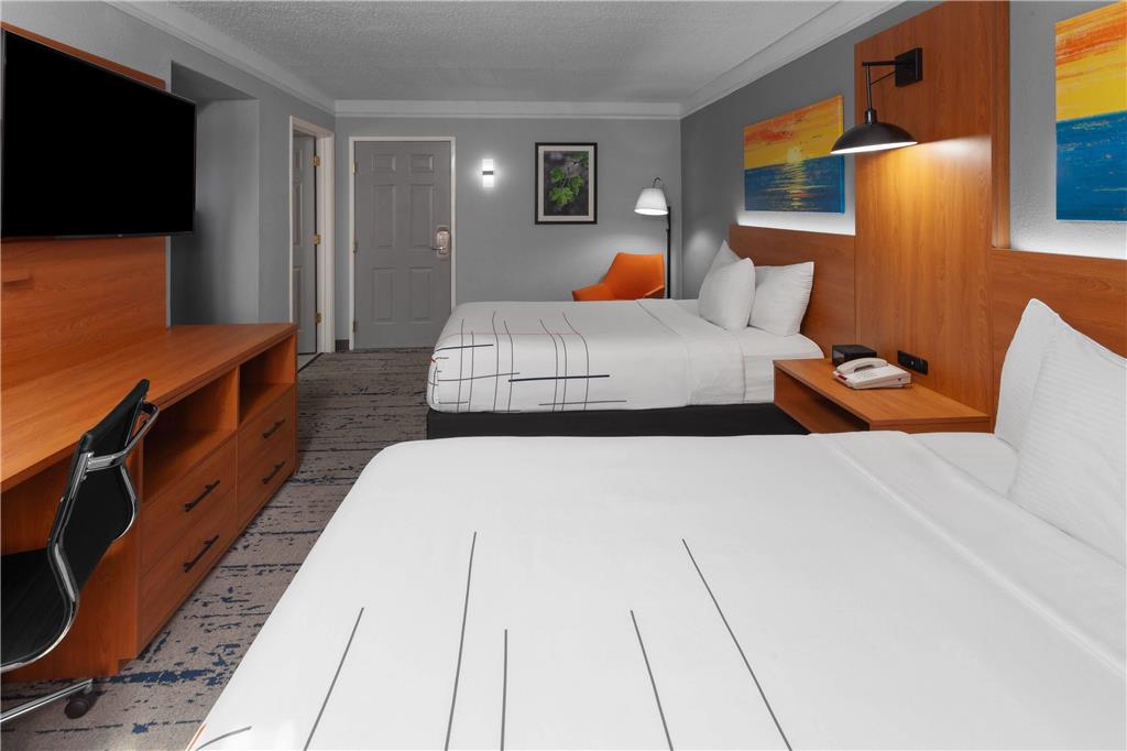 La Quinta Inn by Wyndham Champaign - photo 32