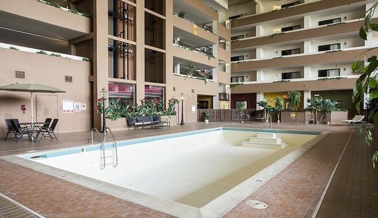 Plaza Hotel and Suites - photo 9