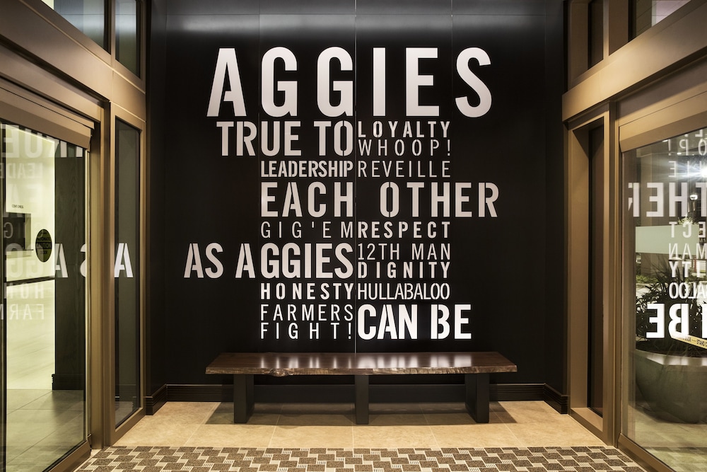 Texas A&M Hotel and Conference Center - photo 3