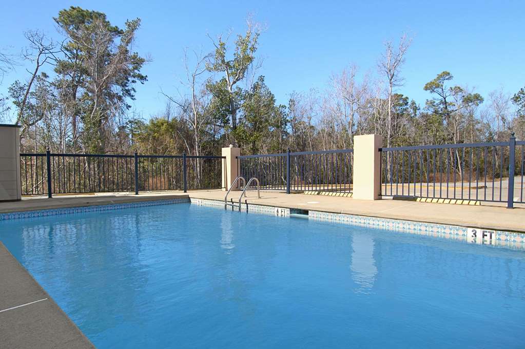Days Inn by Wyndham Ocean Springs - photo 3