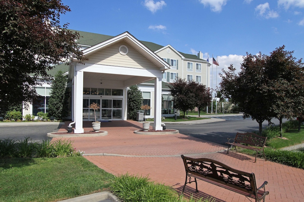 Hilton Garden Inn Westbury - photo 34