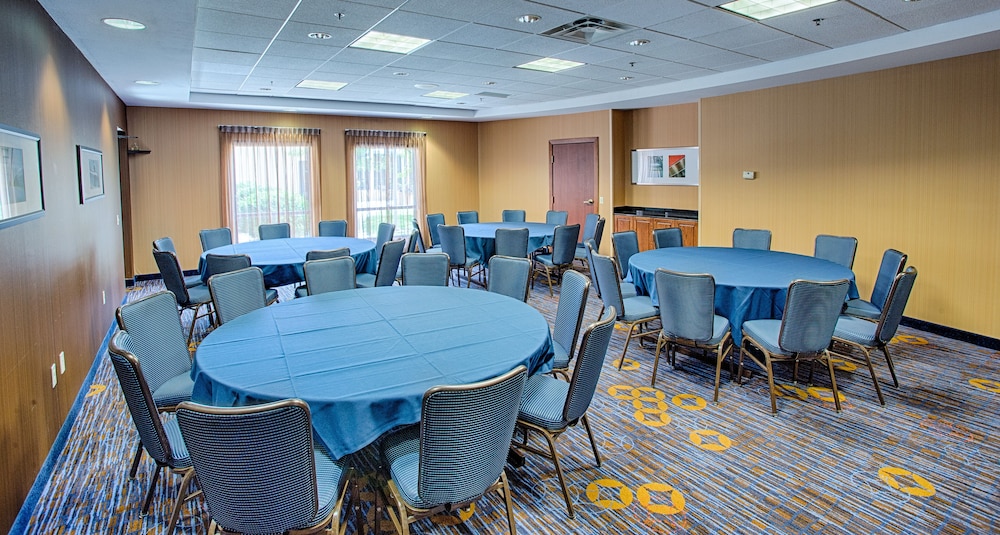 Courtyard by Marriott Fargo Moorhead MN - photo 2