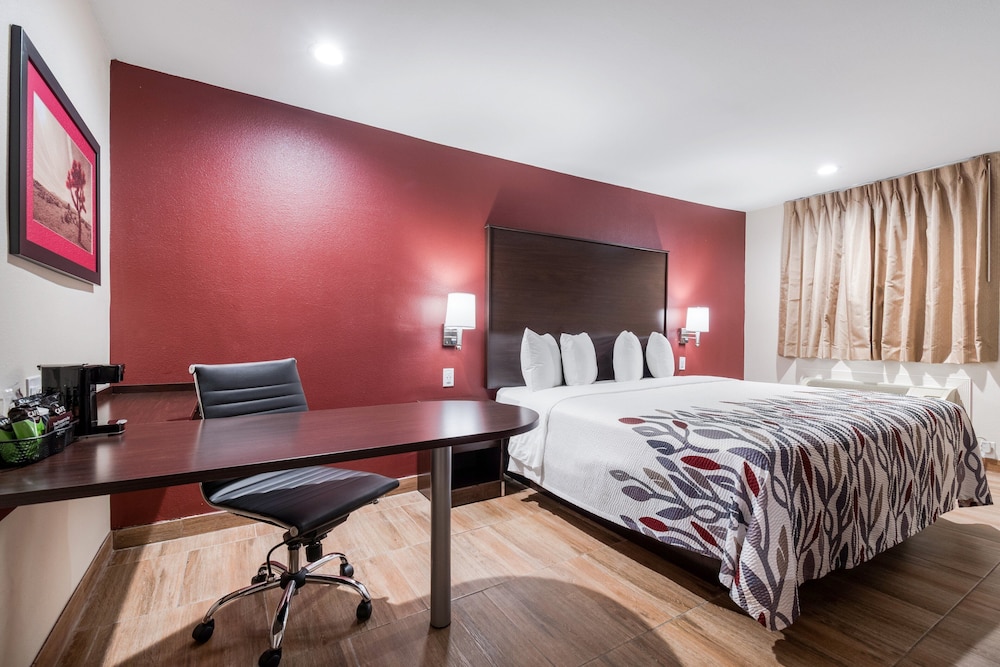 Red Roof Inn Houston Spring North - photo 10