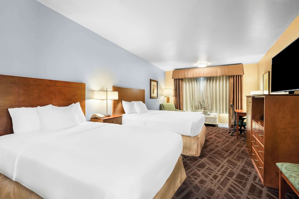 Inn at Joshua Tree - photo 13