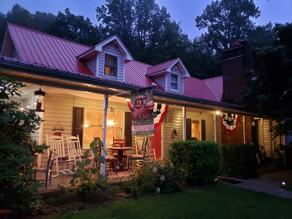 Blue Ridge Manor B&B - featured photo