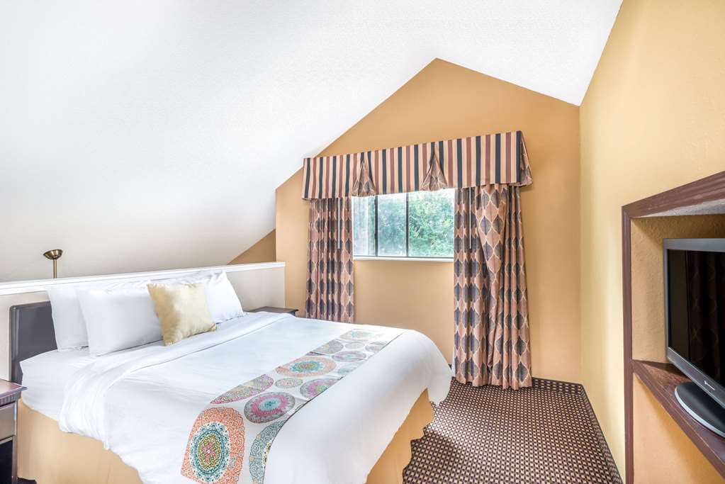 Hawthorn Extended Stay by Wyndham Dayton - photo 9