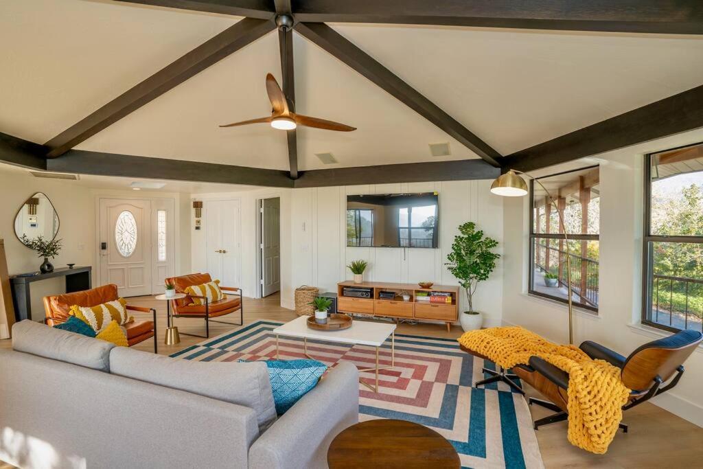 Secluded Mtn Top Family Haven W Views Spa Arcade — Three Rivers