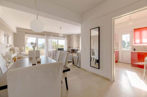 The Hostmaster Beachside Retreat — 4-Star Luxury Hotel in Vari, Greece
