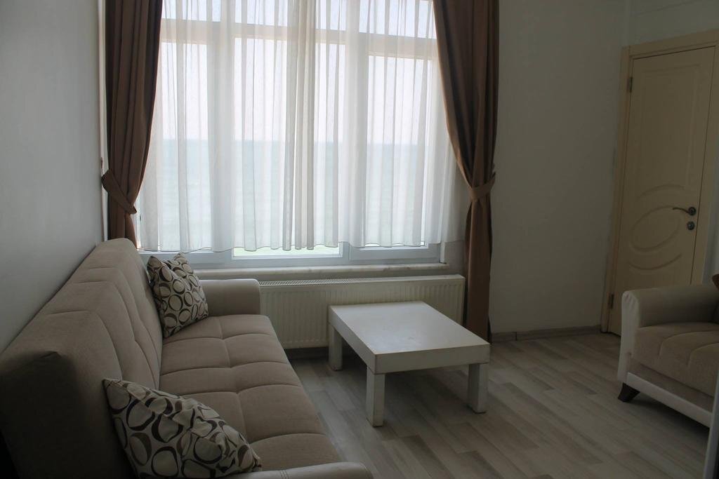 Kirmizi Yali Motel in Cinarcik, Turkey