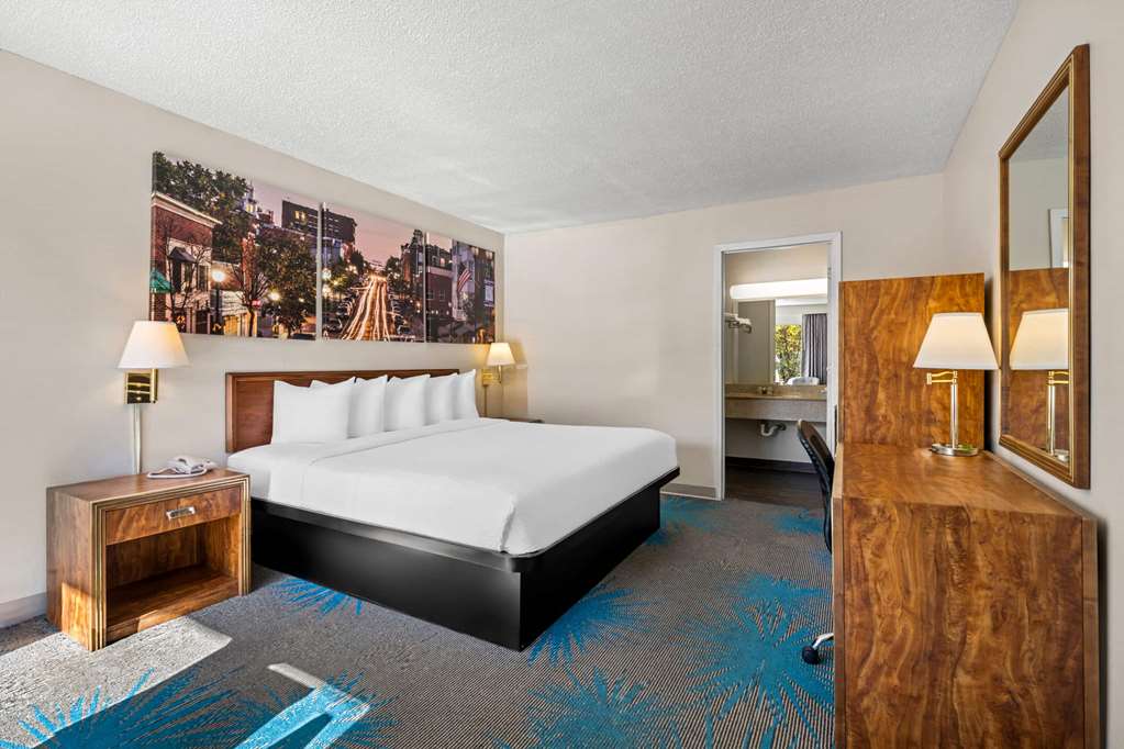 Days Inn by Wyndham Dubuque - photo 17