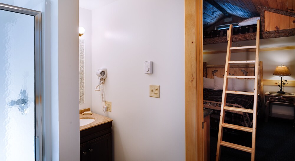 Cobble Mountain Lodge - photo 92