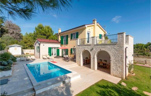 Cozy Home In Medulin With Sauna — 4-Star Luxury Hotel in Medulin, Croatia