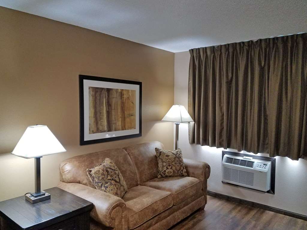 Americas Best Value Inn & Suites Bismarck - photo 10