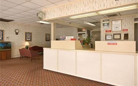 Econo Lodge Benton - photo 4