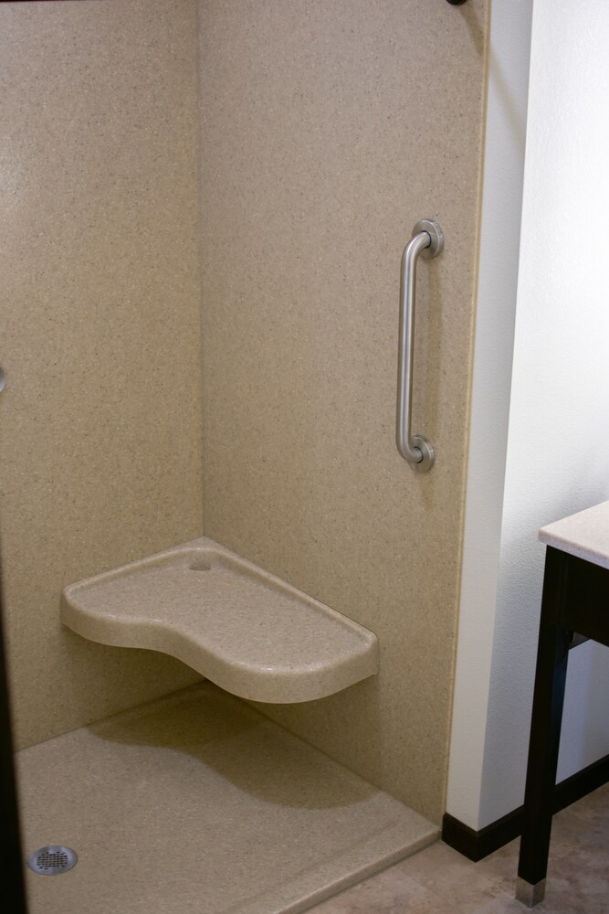 Boarders Inn & Suites by Cobblestone Hotels Syracuse - photo 22