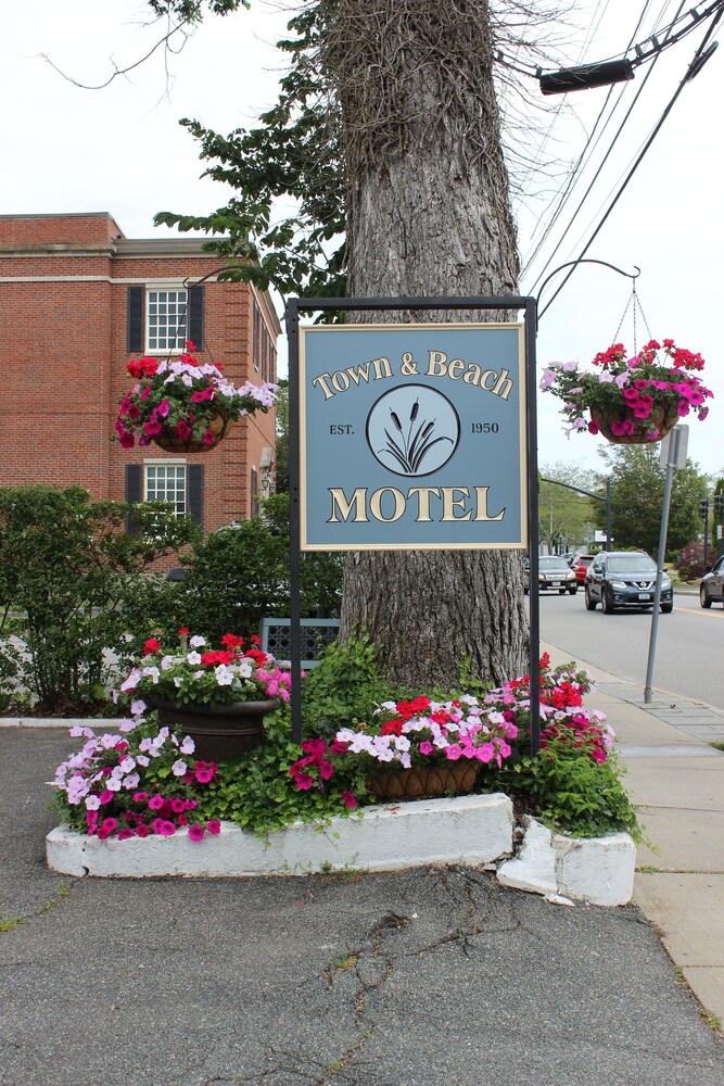 Town & Beach Motel in Falmouth, United States
