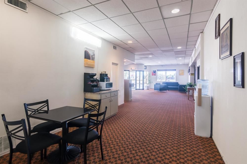 Red Roof Inn & Suites San Angelo - photo 3