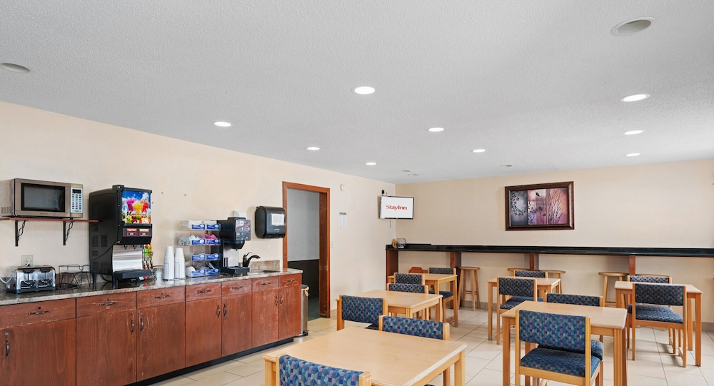 Americas Best Value Inn Grand Forks - photo 4