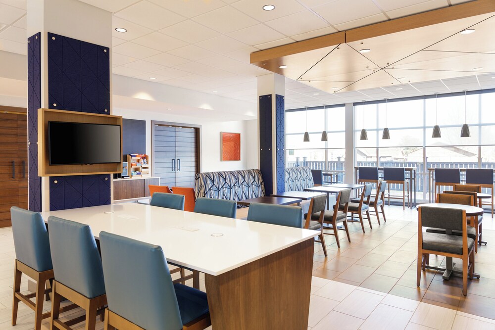 Holiday Inn Express & Suites Morrow Atlanta South by IHG - photo 31