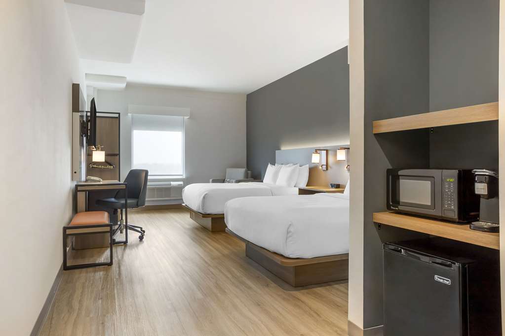 Comfort Inn & Suites Newark Liberty International Airport - photo 32