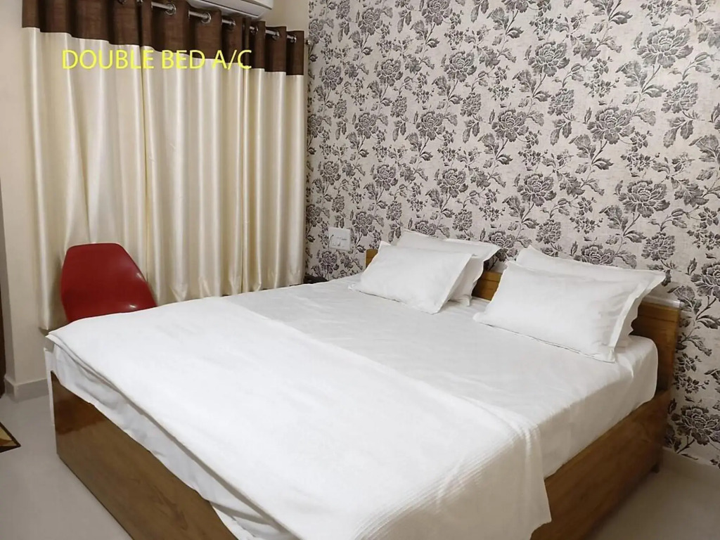 OYO 46078 Hotel Girnar — Itarsi — photo 5