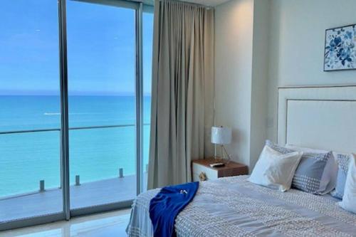 Condo De Lujo En Playa Zona Dorada Camino Al Mar — 4-Star Luxury Hotel in Mazatlan, Mexico
