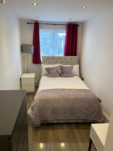 Double Guest Room 40 minutes from Central London — hotel in Chessington