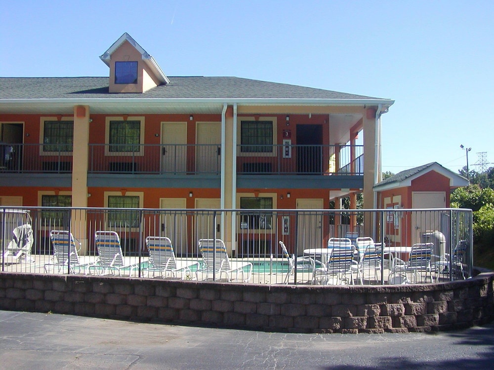 Days Inn by Wyndham Marietta White Water - photo 20
