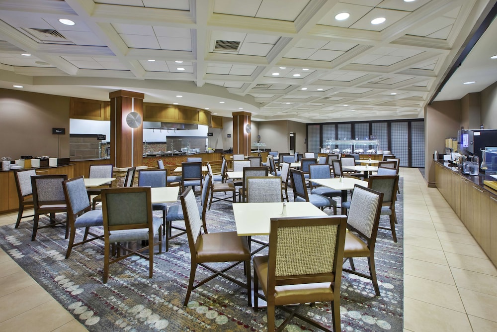 Embassy Suites Columbus Airport - photo 26
