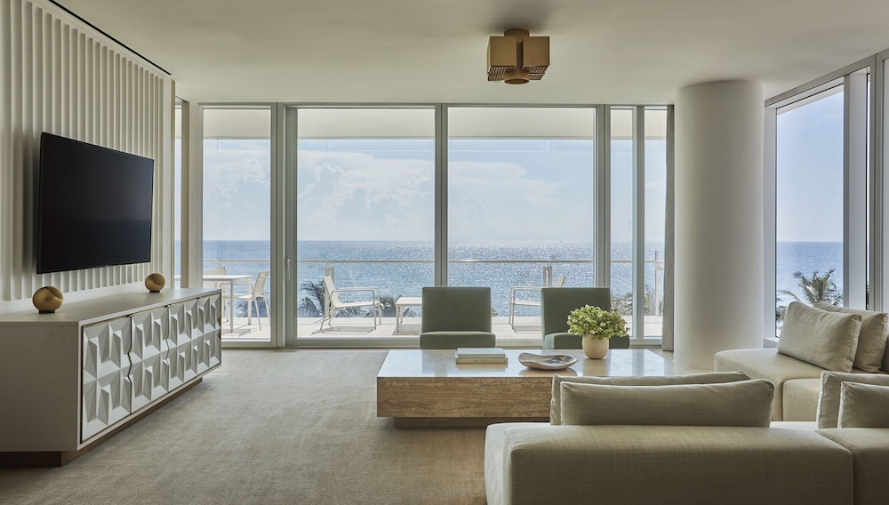 Four Seasons Hotel at The Surf Club - photo 39