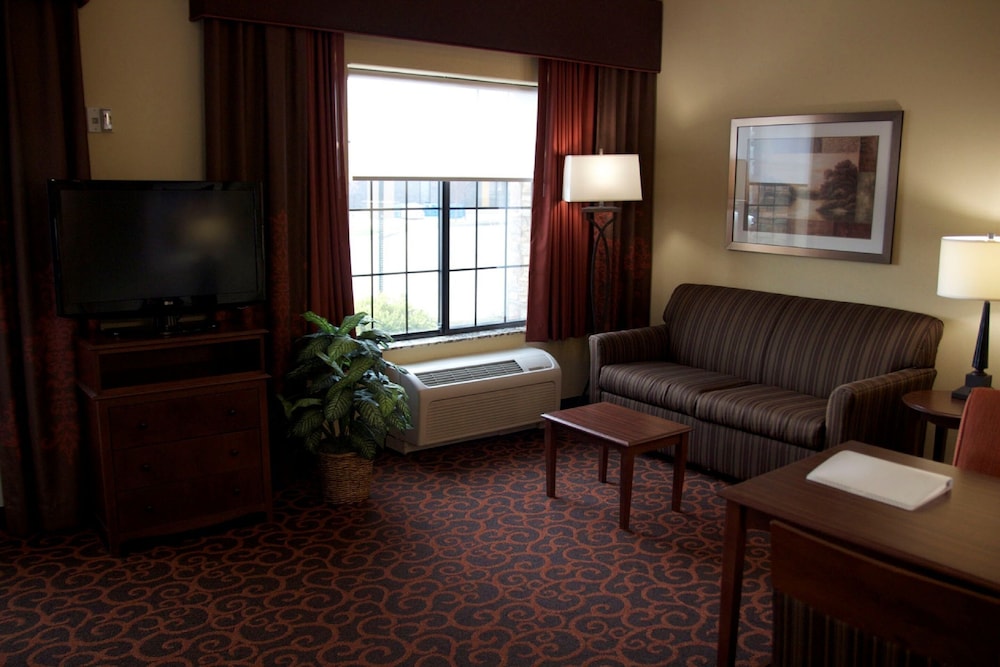 Hampton Inn & Suites Watertown - photo 31